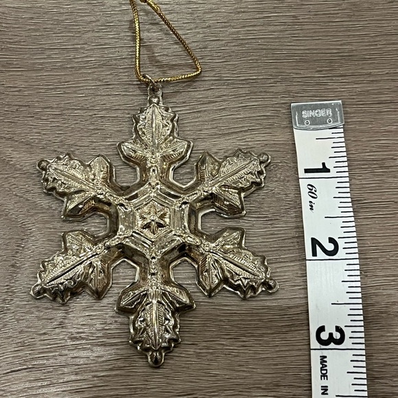 Sterling silver Gorham snowflake Christmas ornament pre-owned good condition '97 - Picture 3 of 4